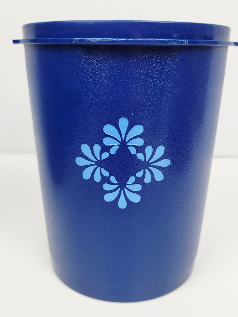 Vtg 70s~Tupperware Servalier~805~807~809~811~Dark Blue Floral Starburst w/Lids - Picture 10 of 13